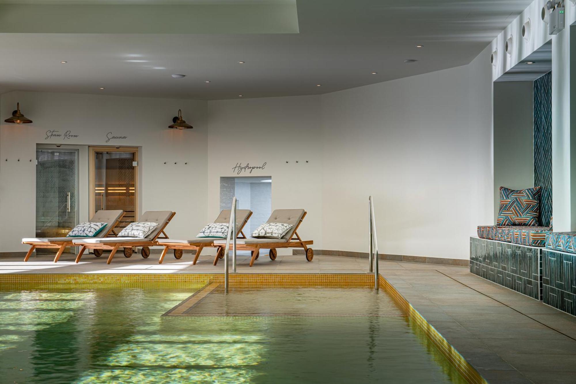 Harbour Beach Club, Hotel & Spa Salcombe Bagian luar foto